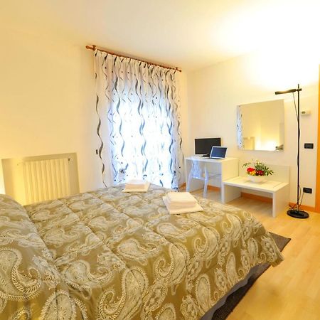 Bed And Breakfast La Sosta Ponte San Nicolò Стая снимка