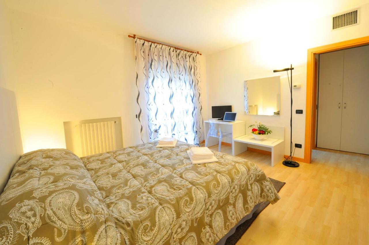 Bed And Breakfast La Sosta Ponte San Nicolò Стая снимка